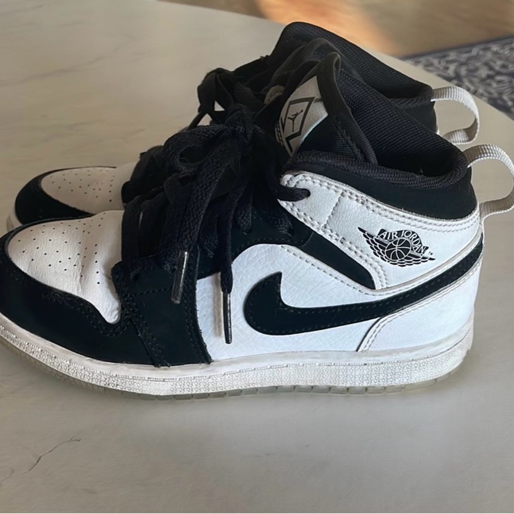 Preschool Air Jordan 1 Mid